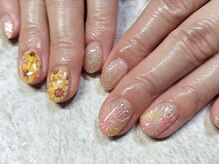 ネイル キッチン モモ(nail kitchen momo)の雰囲気（手描きヒマワリと花火アート。＊・）
