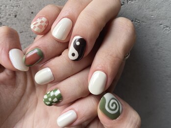 アロナ ネイルサロン アンド スクール(alona)/トレンドを押さえた個性ネイル♪