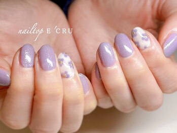 ネイルトップエクル(nail top E CRU)/