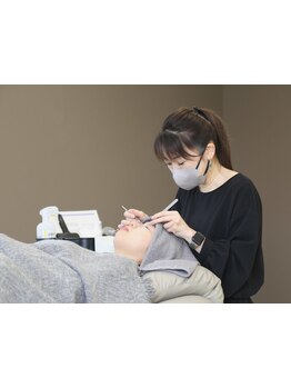 ゆったり空間で施術が受けられるサロン