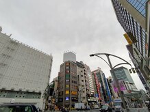 上野中央通り接骨院/昼間の当院の外観