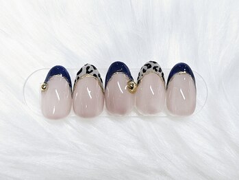 イング(+ Ing)/レオパードネイル