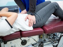 うらにし鍼灸接骨院の雰囲気（トムソンテーブルを使用しお身体の負担の少ない全身矯正をご提供）