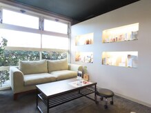 トータルビューティケア アヤ(Aya)/ゆったりとした待合室