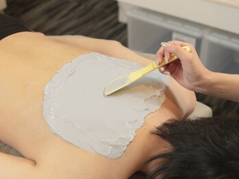 ミック(Mecc)/背中ワックス+パック