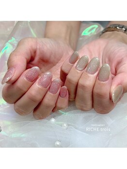 リッシュ トロワ(RICHE trois)/星屑輝きネイル