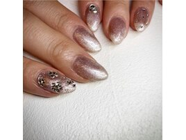 ワンカラー＋スワロ盛り