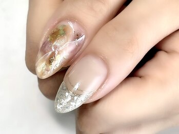 ハルネイル(Haru nail)/左と右でデザインを楽しむ♪