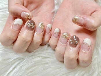 エネ(ENE)の写真/【流行に敏感な方必見！】トレンドや季節に合わせたデザインをご用意♪知識豊富なネイリストによる施術◎