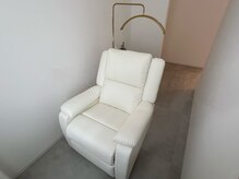 リア(rier)の雰囲気（個室のふかふかチェアーでおくつろぎください♪）