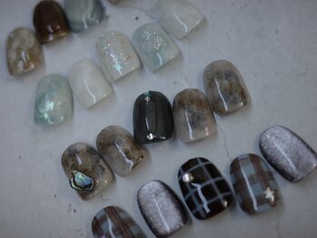 koyun.の写真/シンプル派にも、しっかり派にも◎トレンドの定額デザインを、抜群のセンスであなたに似合う色味へ。