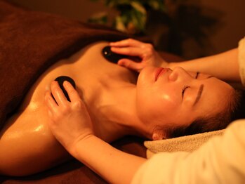 ロマエモイ(ROMA et MOI)/ホットストーンマッサージ