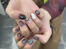 イビズ 新宿店(eviz)/ちぐはぐネイル