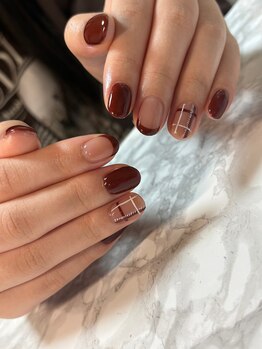 フレンチチェックネイル