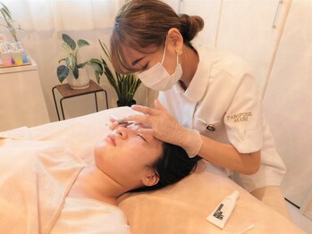 ジェミニ(Gemini)/パーマで根本からしっかり立上げ