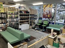 異邦人の雰囲気(足に合った靴選びや、お客様の足に合わせたオーダーインソールも)