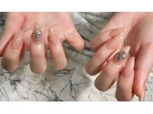 ネイルアンドアイラッシュスタジオ シュシュ(chouchou)/ベージュマット×クロス＝地雷