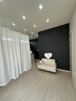 ホワイトニングショップ 栃木佐野店/お店の内観１