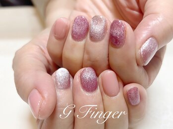 ピンクマグネットの煌めきネイル