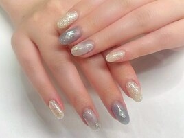 グレーゴールドニュアンスネイル