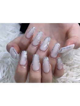 ネイル・アイメニューの同時施術が可能