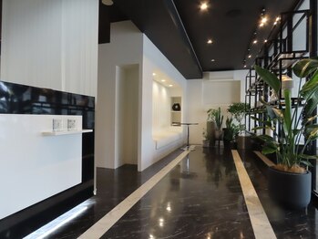 オーレンサンマルハチ(AUREN308)/フロント