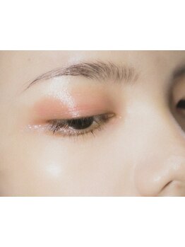 ナチュラル上品な目元にしたい