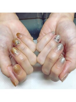 レアネイル(Re'a nail)/ラメグラ、アシンメトリー