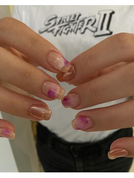 コンフィ(comfy)/ピンク滲みネイル