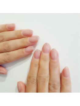 ナチュラルカラーに先端ラメ