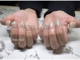 ホワイトネイル