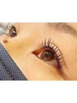 ナチュラル上品な目元にしたい