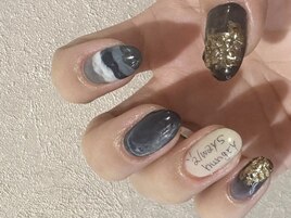 ニュアンス落書きネイル