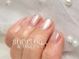 ショートネイルが可愛い