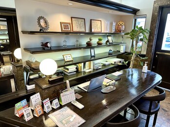 アノン 松山(Anon)/受付テーブル