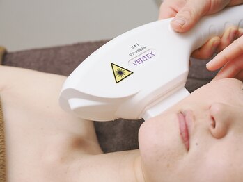 シェリ(Cherie)/光フォト照射+毛穴ケア+肌ケア