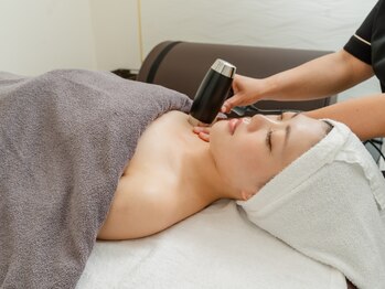 ボンド(Bond)の写真/自分至上最高の若見え素顔♪シミには話題のフォトミラー!光のチカラで透明感のある美肌を手に入れませんか?