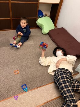 子育てママの整体サロン/見守りの様子