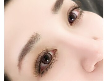 アイヨンマルゴ(EYE405)の写真/ナチュ盛り～しっかり盛りまで、マツエクで可愛いが叶う♪パリエク・フラットラッシュ・ボリュームラッシュ