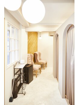 打出はり灸院 接骨院/待合室