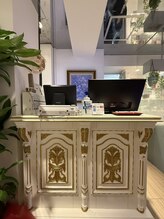 イーリバイブ 新宿東口店/受付