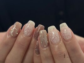 シンプルガーリーレースネイル