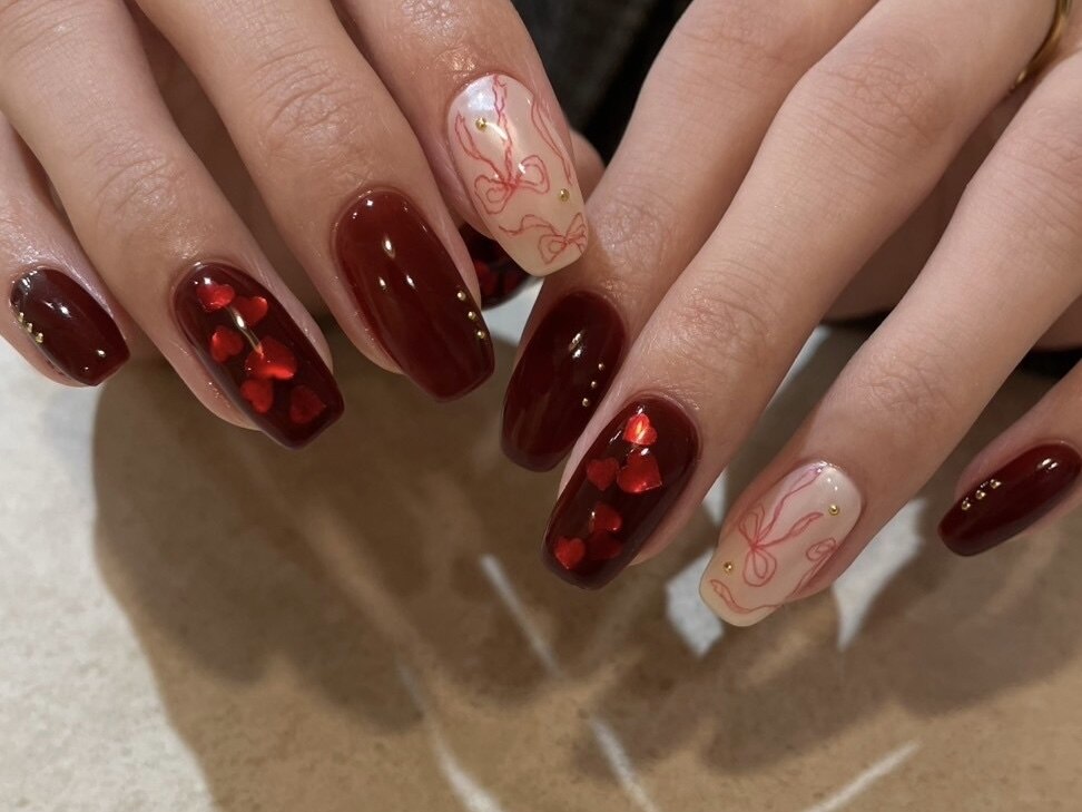 2025年秋トレンド】ボルドー ハートのネイルデザイン集｜人気順｜17