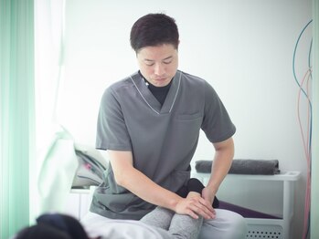 わかき接骨院の写真/【年間来院数1000人超!】施術後から全身が軽くなるのを感じられる整体。お悩みの原因を見極めて根本改善！