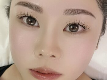 リビケイト 難波店(Livicate)の写真/モチ良◎マツエクを付けてもまつげが下がってしまう方に♪【&Healthy（アンドヘルシー）120本¥8600】