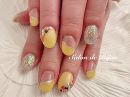 イエロー×ビジューnail