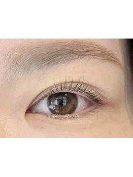 ナチュラル上品な目元にしたい