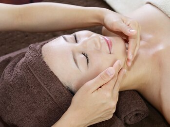 アートマイン(Art Mine)の写真/完全個室でリラックスしながら美しいを叶える♪話題の小顔コルギやマッサージまで豊富に取り揃えています！