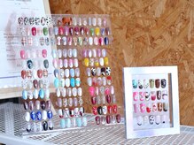 ネイルデザインサンプルたくさんあります