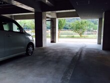 アロマテラピー サロン ショップ スクール バース(BATH)/1階無料駐車スペース８台完備